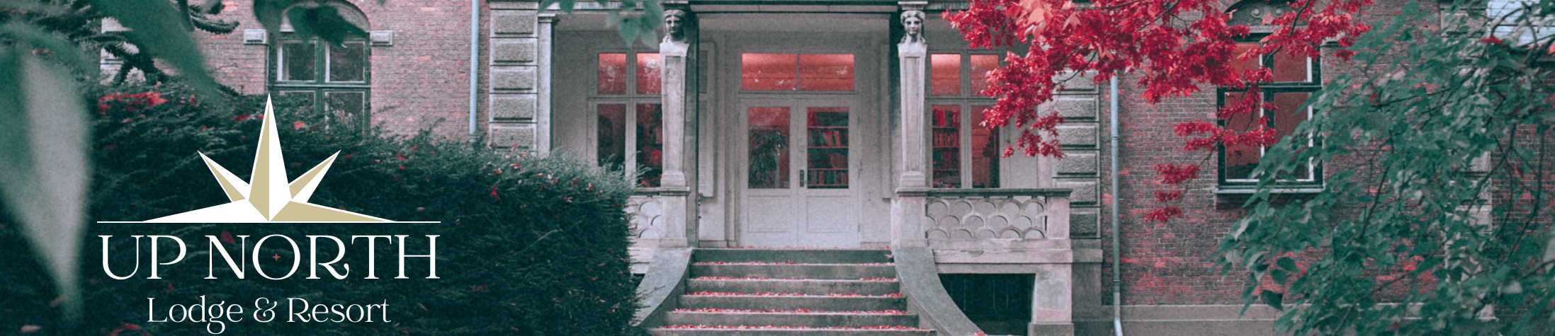 Entrance to The Lodge during Summer; Photo by Maria Orlova from Pexels